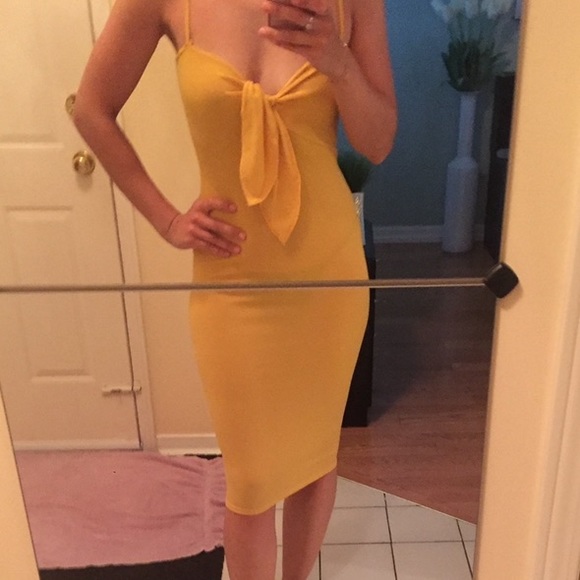 Boohoo Yellow Bow Tied Dress - Picture 1 of 1